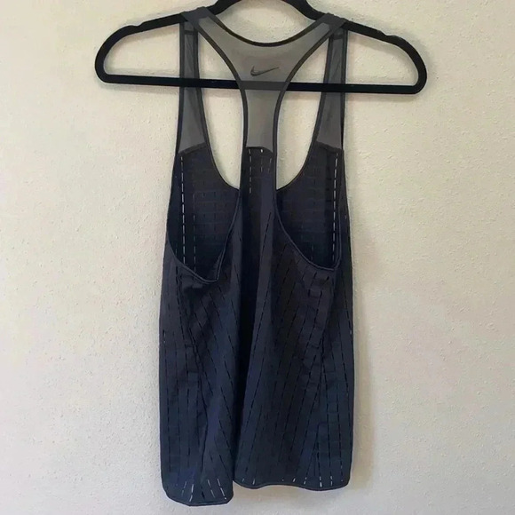 NIKE Women’s Tank Top - Picture 5 of 8